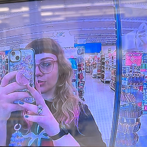 Meet your Posher, Cassie - Picture 1 of 1